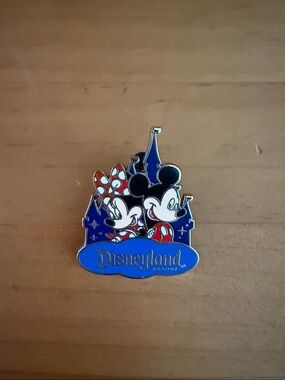 Disneyland Mickey & Minnie Enamel Pin - Blue and Red
